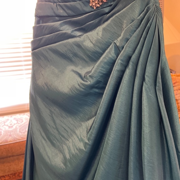 Full length evening dress - size 6 - teal color - Picture 6 of 8
